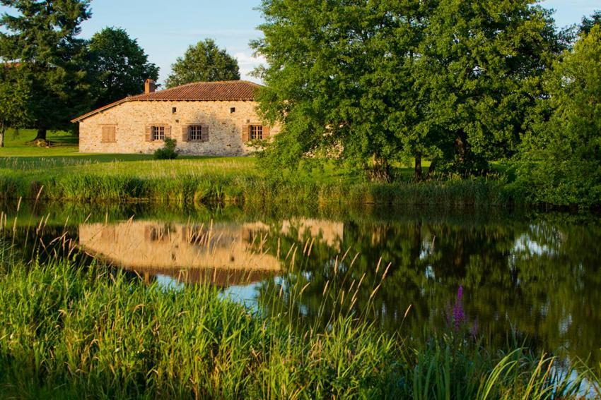 Hotel Domaine Des Etangs, Auberge Resorts Collection Massignac Exterior photo
